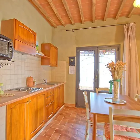 Apartamento Sleeps 5 Air Con T241324 Lari